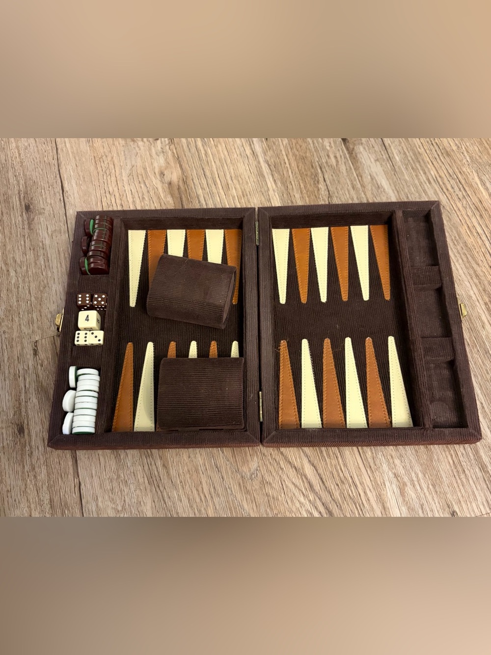 ***Batgamon game set in brown & tan material.